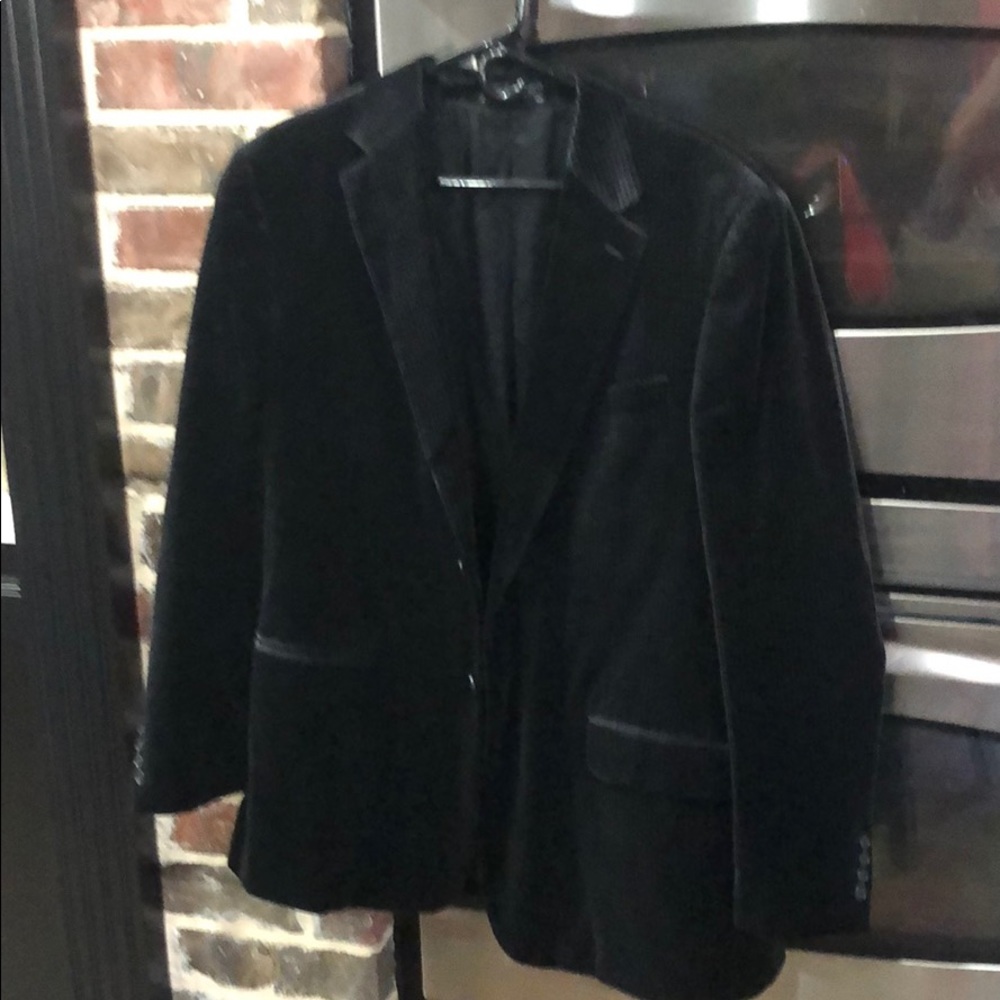Men’s velvet blazer